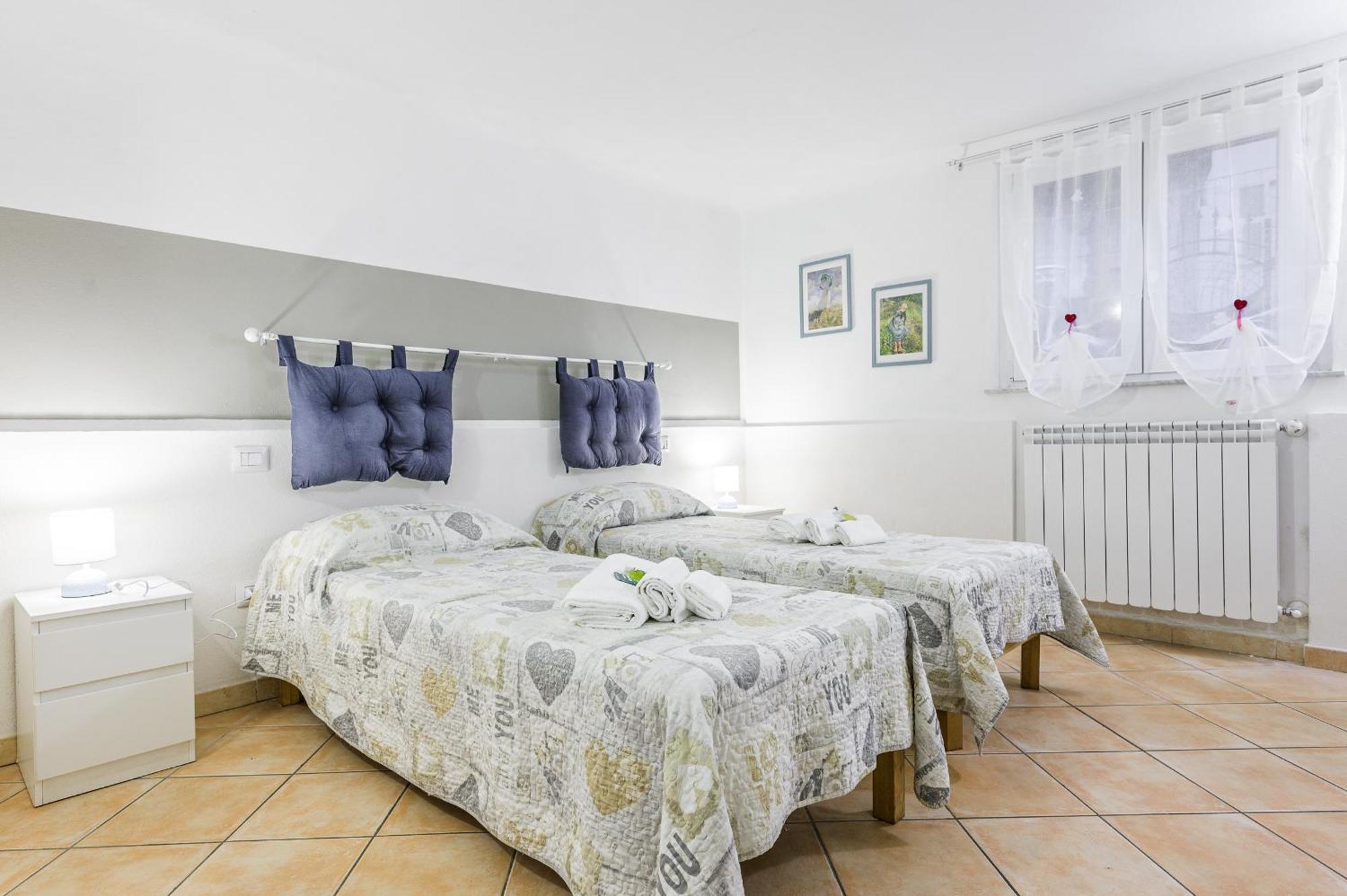 Anna With Terrace For 6 Guests