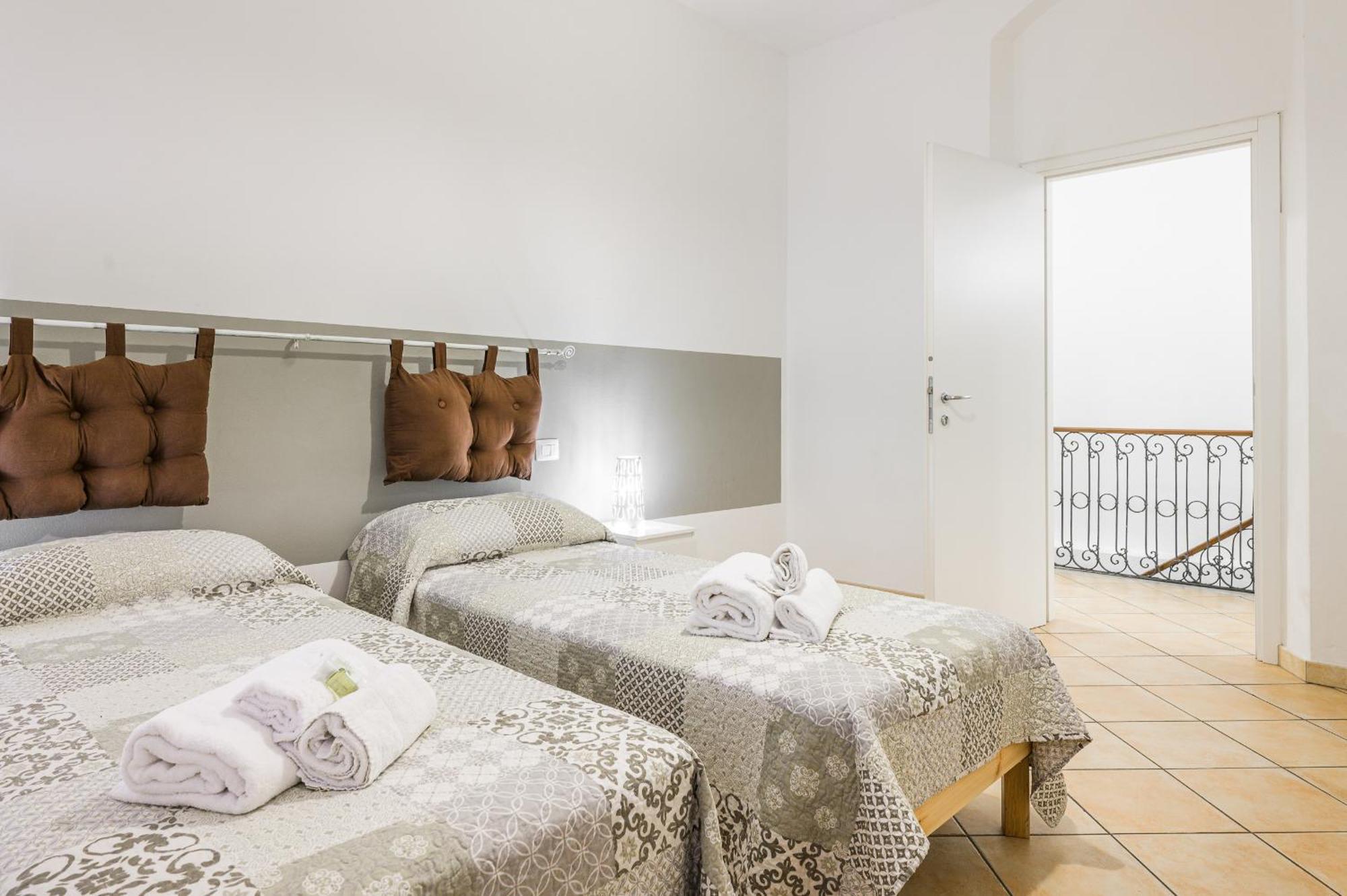 Anna With Terrace For 6 Guests Appartamento