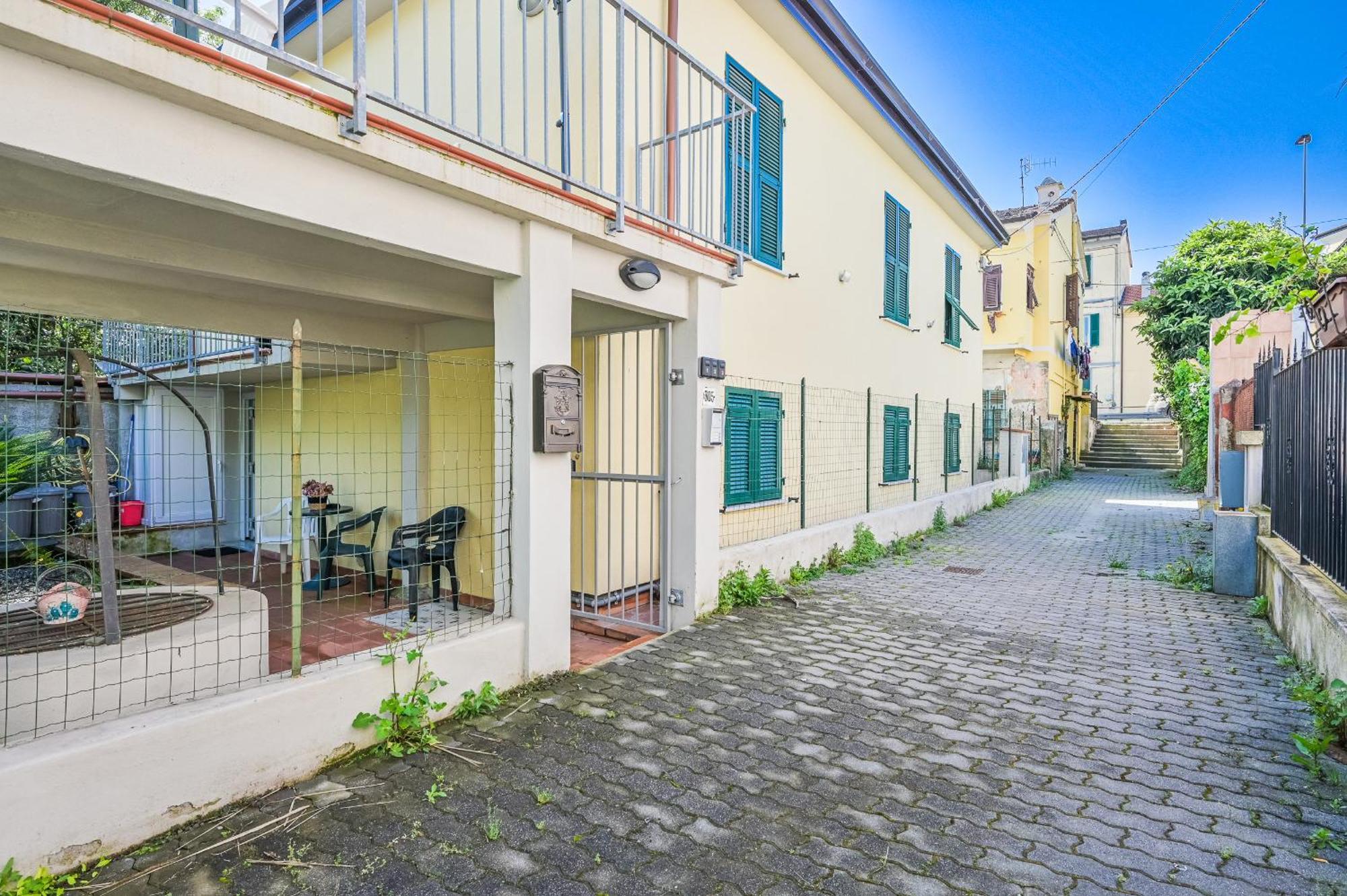Anna With Terrace For 6 Guests La Spezia