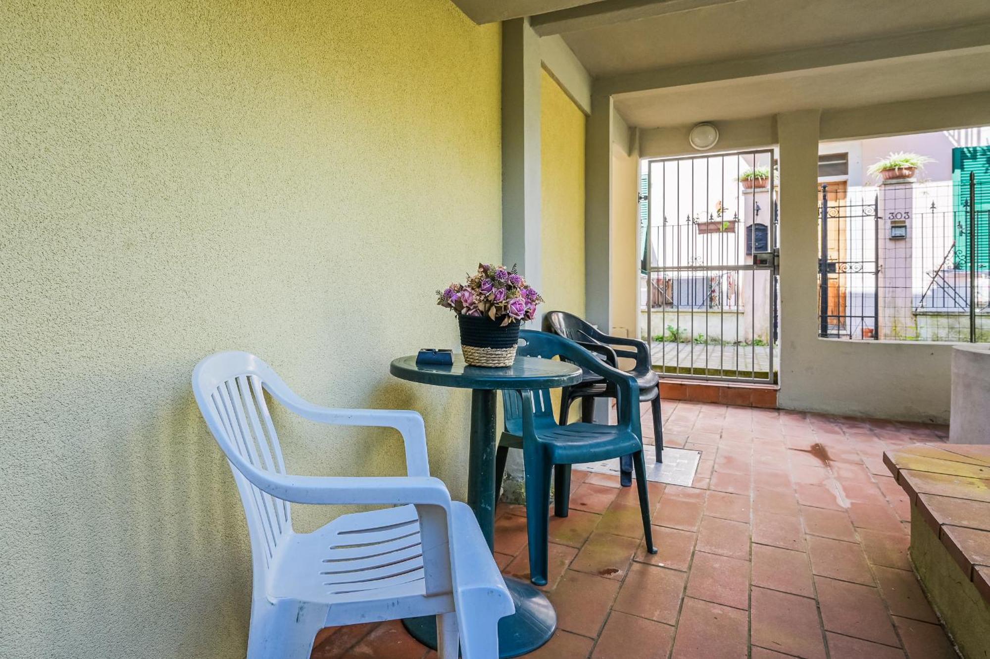Anna With Terrace For 6 Guests Appartamento *